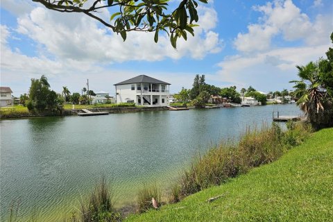 Casa en venta en Hernando Beach, Florida, 2 dormitorios, 124.86 m2 № 2381137 - foto 22