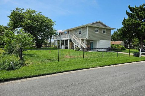 Casa en venta en Hernando Beach, Florida, 2 dormitorios, 124.86 m2 № 2381137 - foto 2