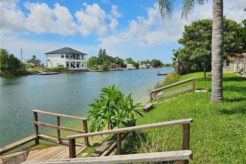 Casa en venta en Hernando Beach, Florida, 2 dormitorios, 124.86 m2 № 2381137 - foto 26