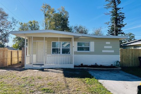 Casa en venta en Saint Petersburg, Florida, 3 dormitorios, 75.62 m2 № 1732294 - foto 1