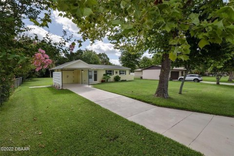 House in South Daytona, Florida 3 bedrooms, 107.95 sq.m. № 1780429 - photo 25