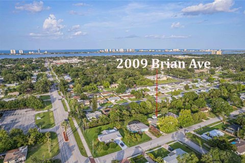House in South Daytona, Florida 3 bedrooms, 107.95 sq.m. № 1780429 - photo 2