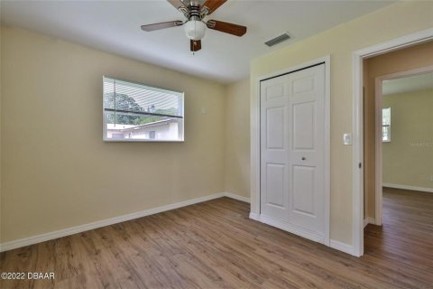 House in South Daytona, Florida 3 bedrooms, 107.95 sq.m. № 1780429 - photo 16