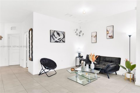 Adosado en alquiler en Homestead, Florida, 3 dormitorios, 123.37 m2 № 2075251 - foto 26