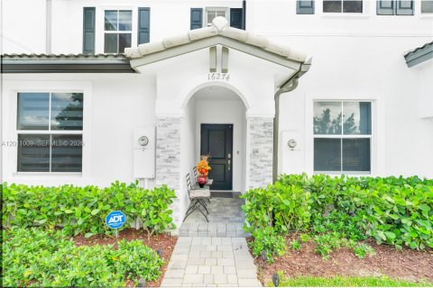 Adosado en Homestead, Florida 3 dormitorios, 123.37 m2 № 2075251
