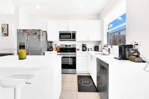 Adosado en alquiler en Homestead, Florida, 3 dormitorios, 123.37 m2 № 2075251 - foto 23