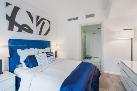 Condo in Miami, Florida, 3 bedrooms  № 1954755 - photo 21