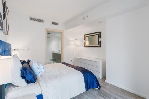 Condo in Miami, Florida, 3 bedrooms  № 1954755 - photo 18