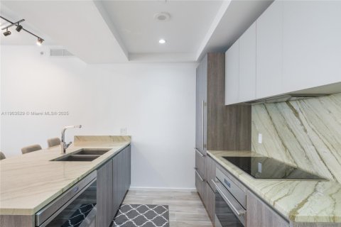 Condo in Miami, Florida, 3 bedrooms  № 1954755 - photo 12