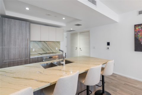 Condo in Miami, Florida, 3 bedrooms  № 1954755 - photo 16