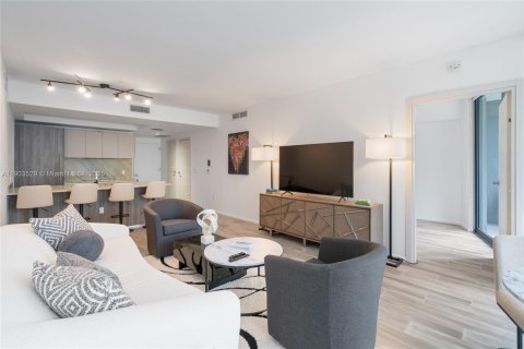 Condo in Miami, Florida, 3 bedrooms  № 1954755 - photo 10