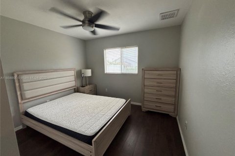 House in Cape Coral, Florida 3 bedrooms № 1878883 - photo 13