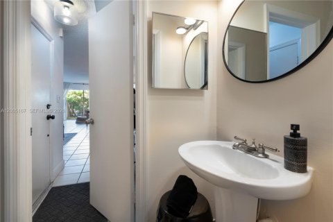 Touwnhouse à vendre à Cutler Bay, Floride: 3 chambres, 120.12 m2 № 2170590 - photo 10
