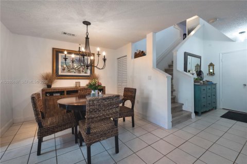 Touwnhouse à vendre à Cutler Bay, Floride: 3 chambres, 120.12 m2 № 2170590 - photo 6