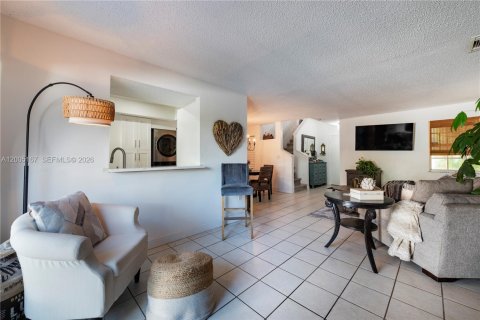 Touwnhouse à vendre à Cutler Bay, Floride: 3 chambres, 120.12 m2 № 2170590 - photo 4