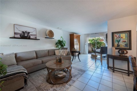 Touwnhouse à vendre à Cutler Bay, Floride: 3 chambres, 120.12 m2 № 2170590 - photo 3