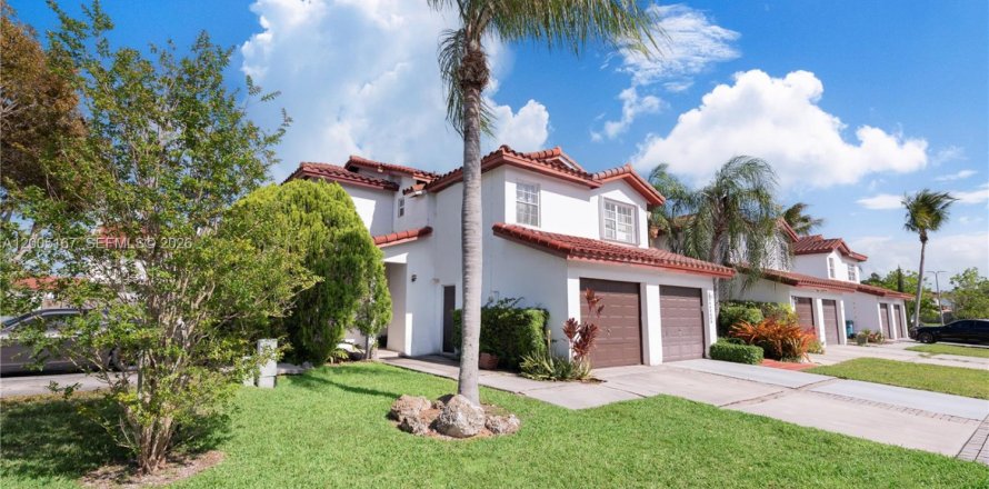 Touwnhouse à Cutler Bay, Floride 3 chambres, 120.12 m2 № 2170590