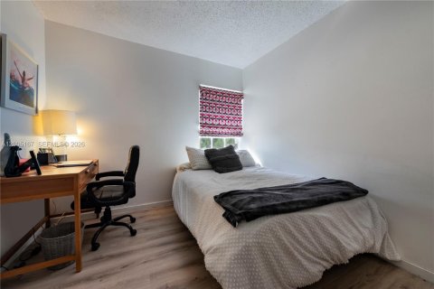 Touwnhouse à vendre à Cutler Bay, Floride: 3 chambres, 120.12 m2 № 2170590 - photo 15