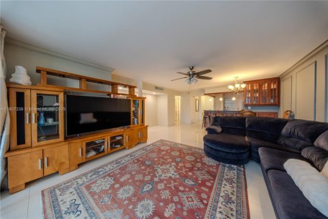 Condominio en venta en Miami, Florida, 2 dormitorios, 122.17 m2 № 1964497 - foto 15