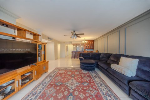 Condominio en venta en Miami, Florida, 2 dormitorios, 122.17 m2 № 1964497 - foto 14