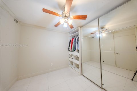 Condominio en venta en Miami, Florida, 2 dormitorios, 122.17 m2 № 1964497 - foto 22