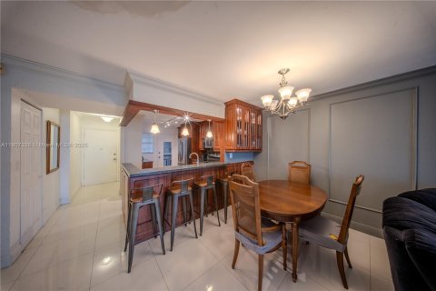 Condominio en venta en Miami, Florida, 2 dormitorios, 122.17 m2 № 1964497 - foto 7