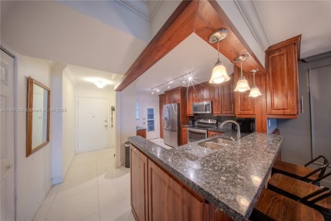 Condominio en venta en Miami, Florida, 2 dormitorios, 122.17 m2 № 1964497 - foto 5