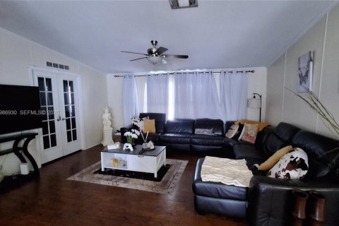 Casa en venta en Davie, Florida, 3 dormitorios № 2050606 - foto 9