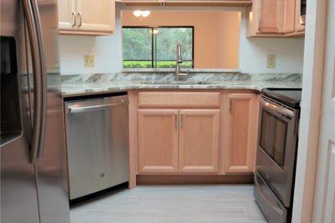 Condo in Tarpon Springs, Florida, 2 bedrooms  № 1831173 - photo 5