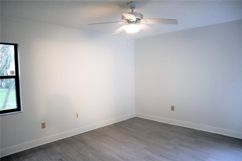 Condo in Tarpon Springs, Florida, 2 bedrooms  № 1831173 - photo 13