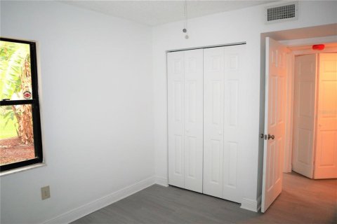 Condo in Tarpon Springs, Florida, 2 bedrooms  № 1831173 - photo 10