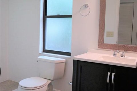 Condo in Tarpon Springs, Florida, 2 bedrooms  № 1831173 - photo 12