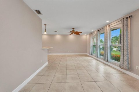 House in Punta Gorda, Florida 3 bedrooms, 175.03 sq.m. № 1817518 - photo 4