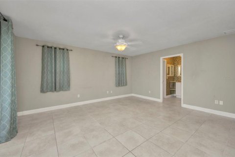 House in Punta Gorda, Florida 3 bedrooms, 175.03 sq.m. № 1817518 - photo 15