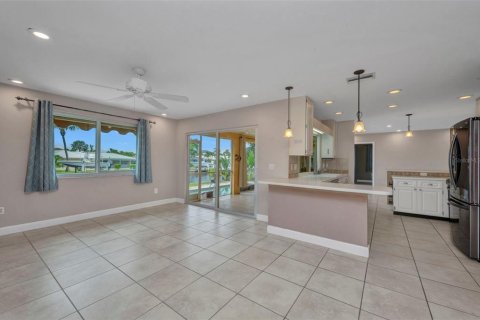 House in Punta Gorda, Florida 3 bedrooms, 175.03 sq.m. № 1817518 - photo 22