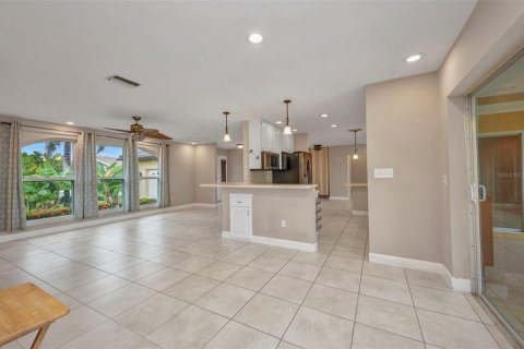 House in Punta Gorda, Florida 3 bedrooms, 175.03 sq.m. № 1817518 - photo 10
