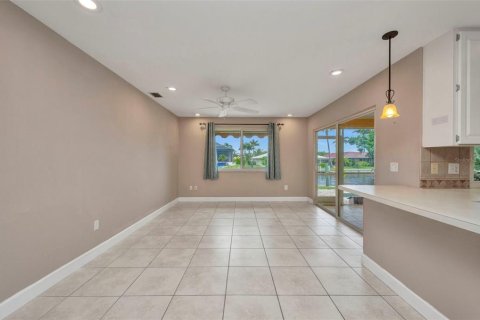 House in Punta Gorda, Florida 3 bedrooms, 175.03 sq.m. № 1817518 - photo 23