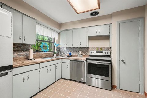 Villa ou maison à vendre à Tampa, Floride: 3 chambres, 137.5 m2 № 2150300 - photo 7