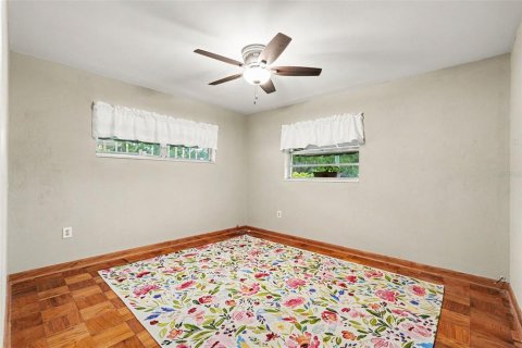 Villa ou maison à vendre à Tampa, Floride: 3 chambres, 137.5 m2 № 2150300 - photo 10