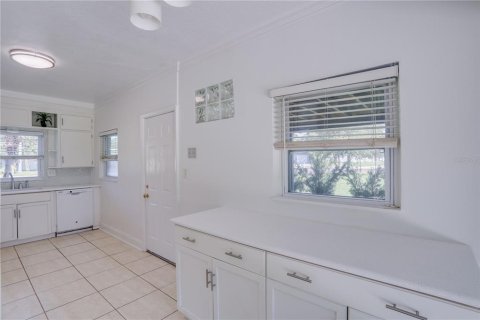 House in Casselberry, Florida 2 bedrooms, 107.02 sq.m. № 2278006 - photo 10