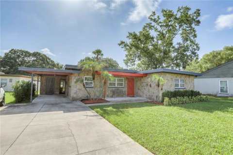 House in Casselberry, Florida 2 bedrooms, 107.02 sq.m. № 2278006