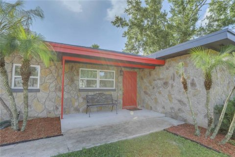 House in Casselberry, Florida 2 bedrooms, 107.02 sq.m. № 2278006 - photo 2