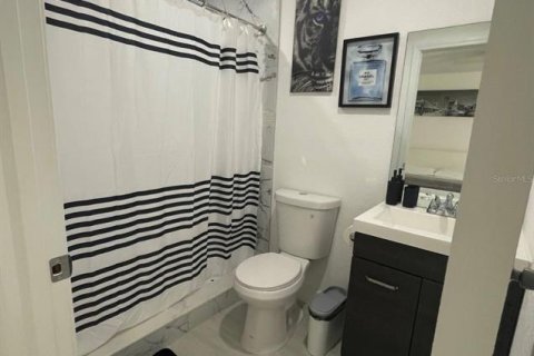 House in Tampa, Florida 3 bedrooms, 93.55 sq.m. № 2266807 - photo 19