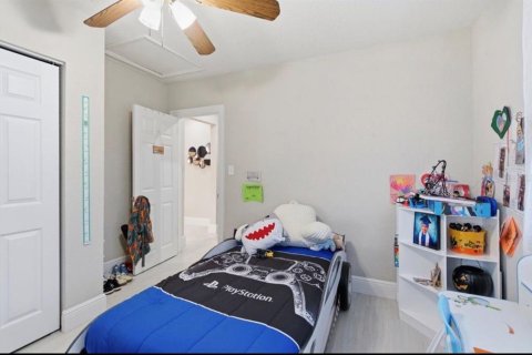 House in Tampa, Florida 3 bedrooms, 93.55 sq.m. № 2266807 - photo 10