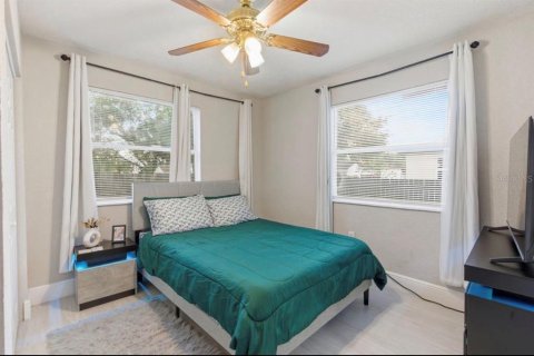 House in Tampa, Florida 3 bedrooms, 93.55 sq.m. № 2266807 - photo 11
