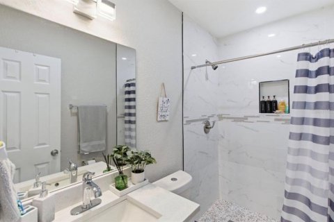 House in Tampa, Florida 3 bedrooms, 93.55 sq.m. № 2266807 - photo 9