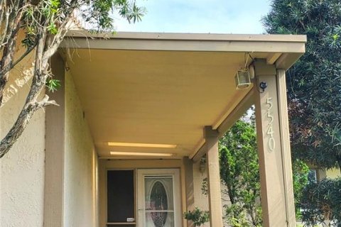 House in Orlando, Florida 3 bedrooms, 174.01 sq.m. № 2202871 - photo 4