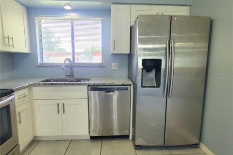 House in Orlando, Florida 3 bedrooms, 174.01 sq.m. № 2202871 - photo 20