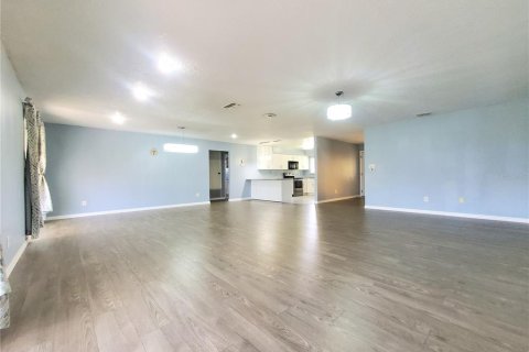 House in Orlando, Florida 3 bedrooms, 174.01 sq.m. № 2202871 - photo 11