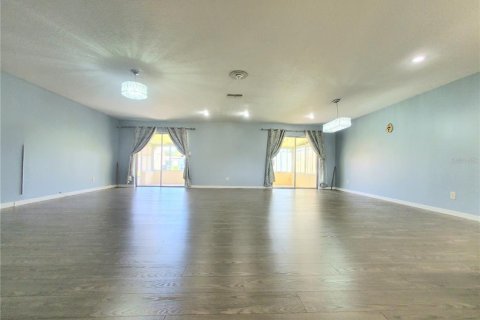 House in Orlando, Florida 3 bedrooms, 174.01 sq.m. № 2202871 - photo 8
